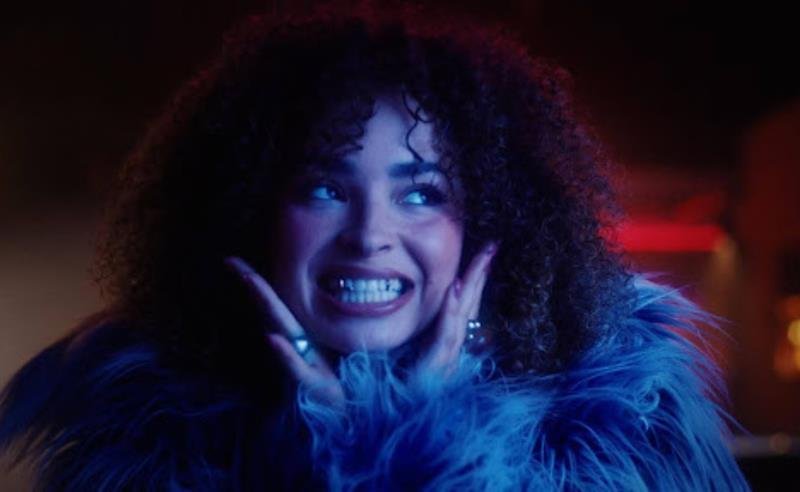 Ella Eyre lança seu novo single desafiador, com toque de soul retrô “hell yeah”