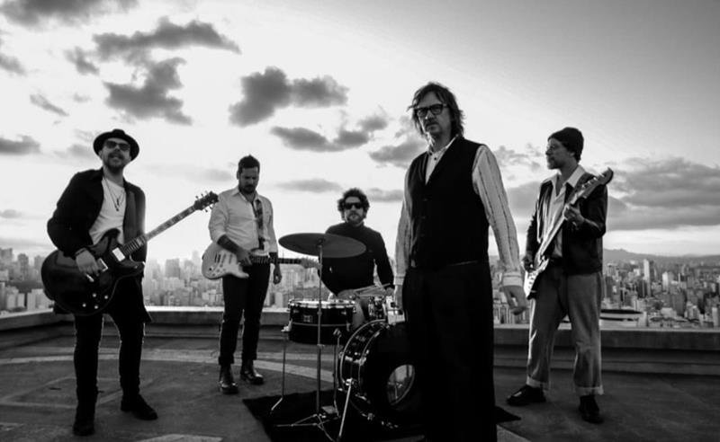 Undo transforma o Copan em palco no clipe de “Músculo Novo do Medo”